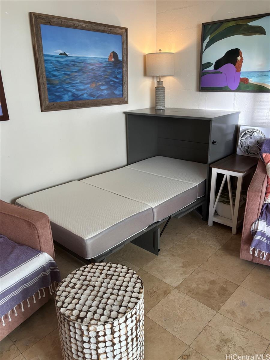 2957 Kalakaua Avenue  Unit 211