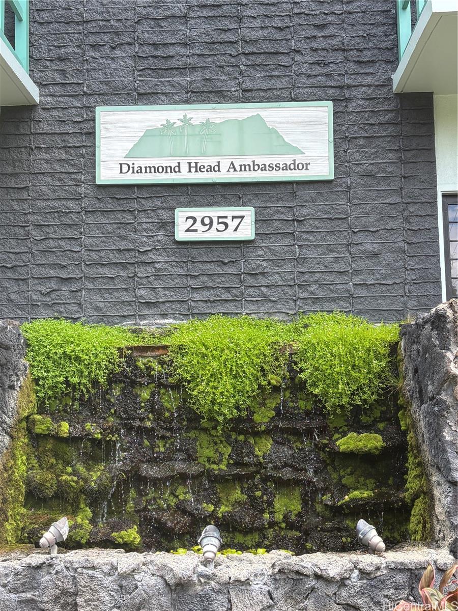 2957 Kalakaua Avenue  Unit 211