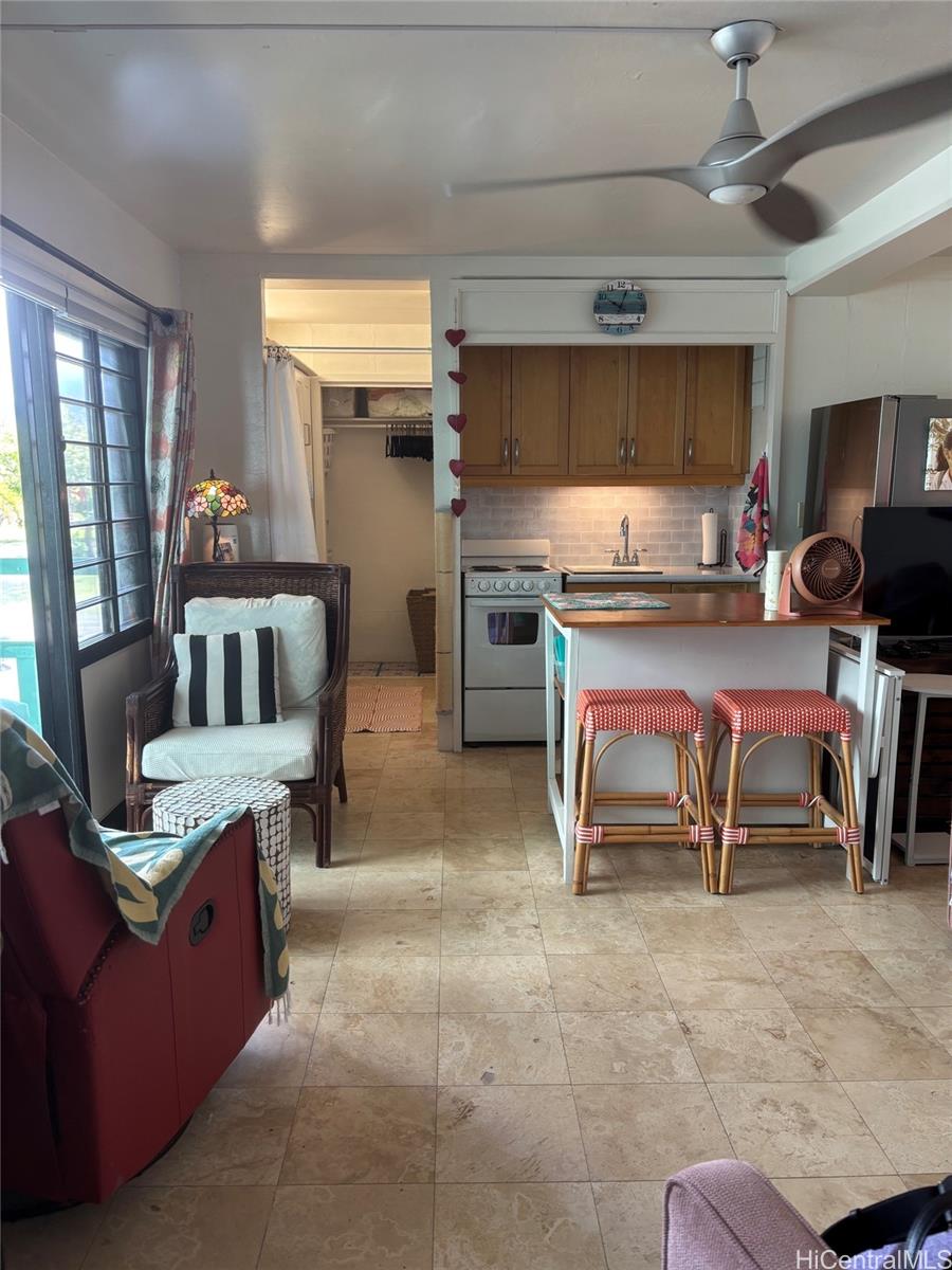 2957 Kalakaua Avenue  Unit 211