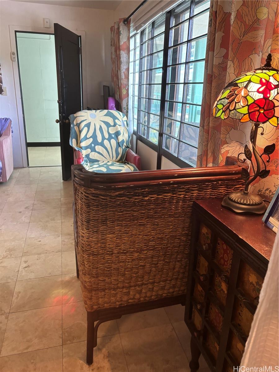 2957 Kalakaua Avenue  Unit 211