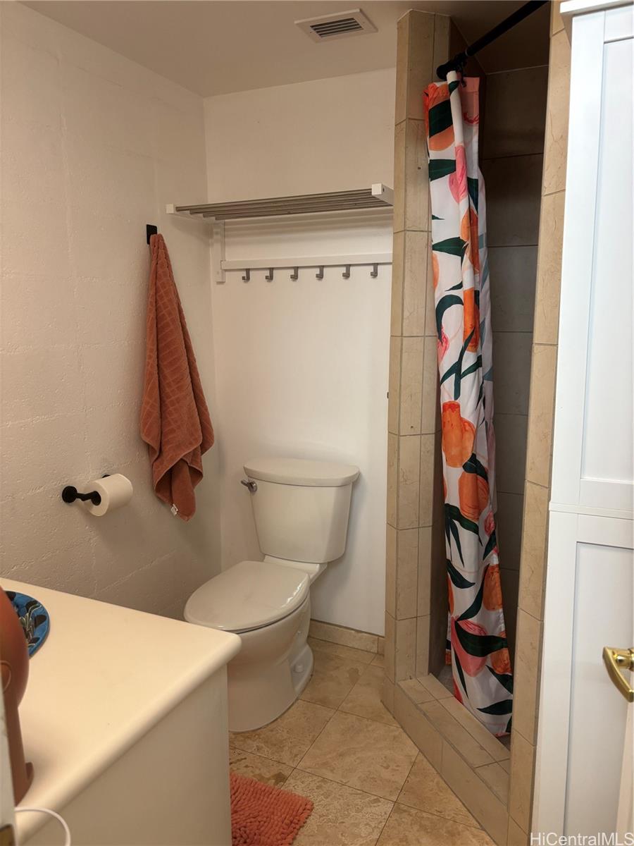 2957 Kalakaua Avenue  Unit 211
