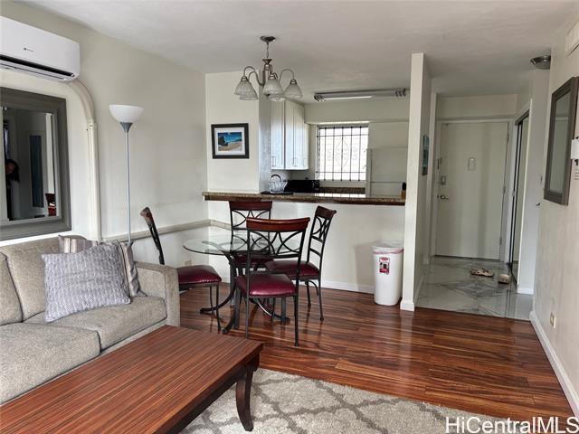 Photo 8 of 25