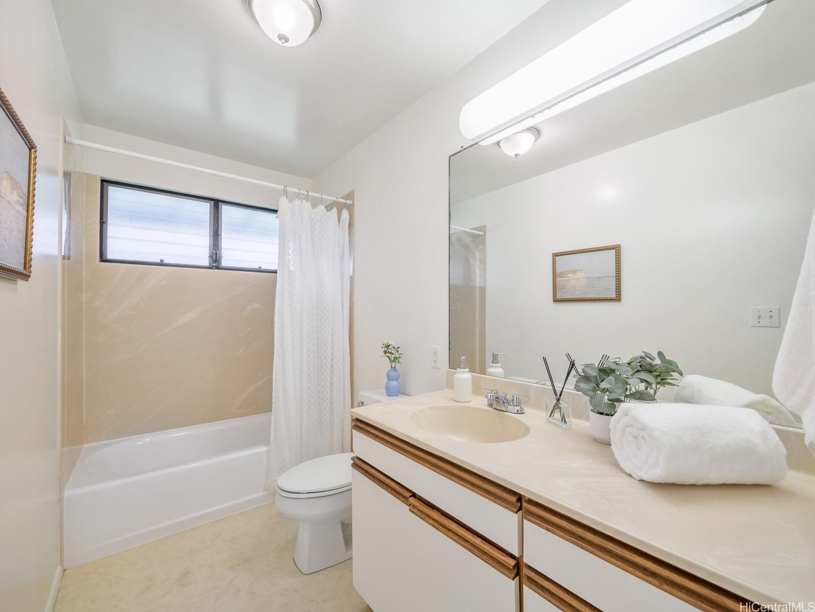 Photo 19 of 23