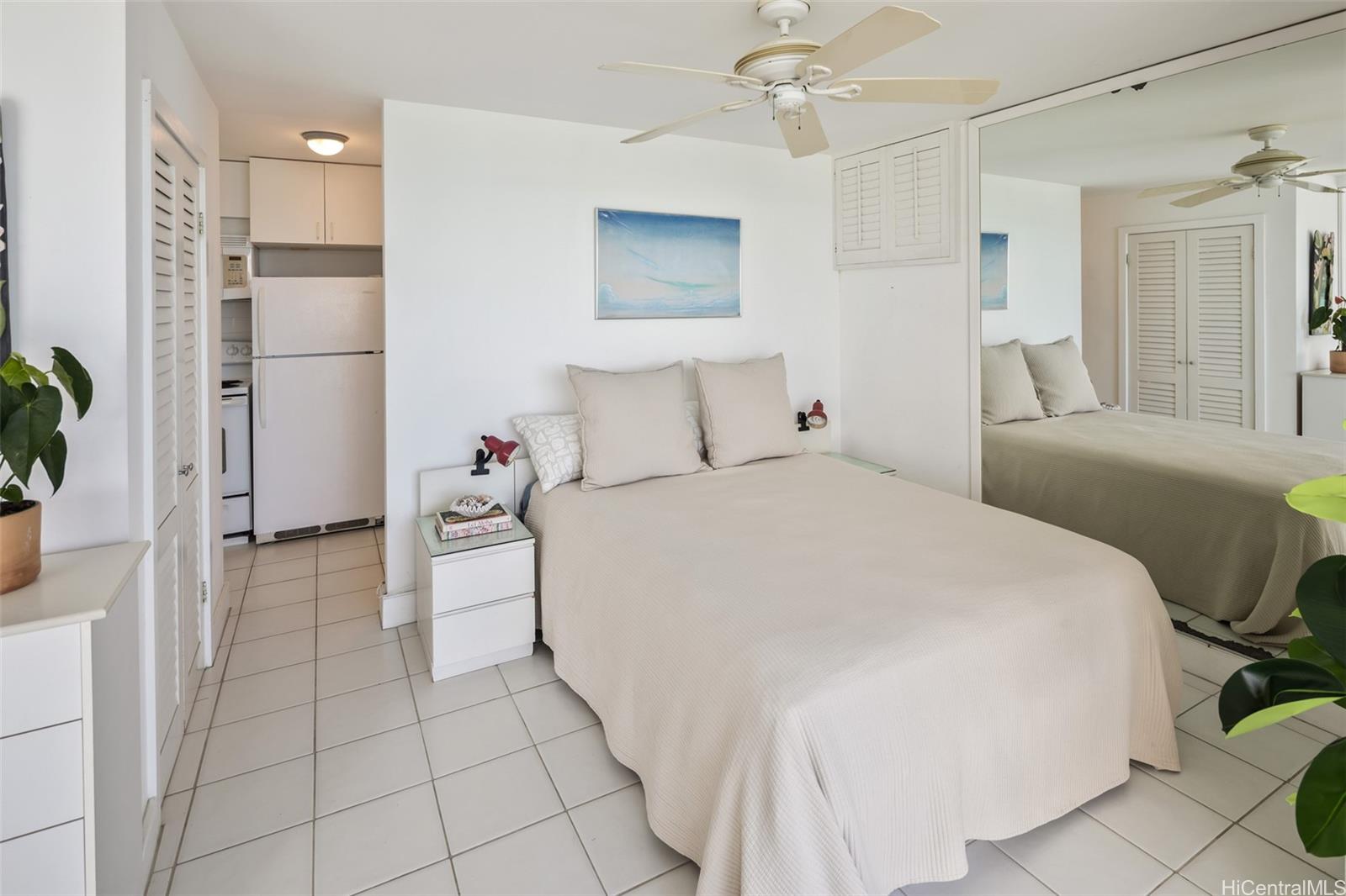 2987 Kalakaua Avenue  Unit 205