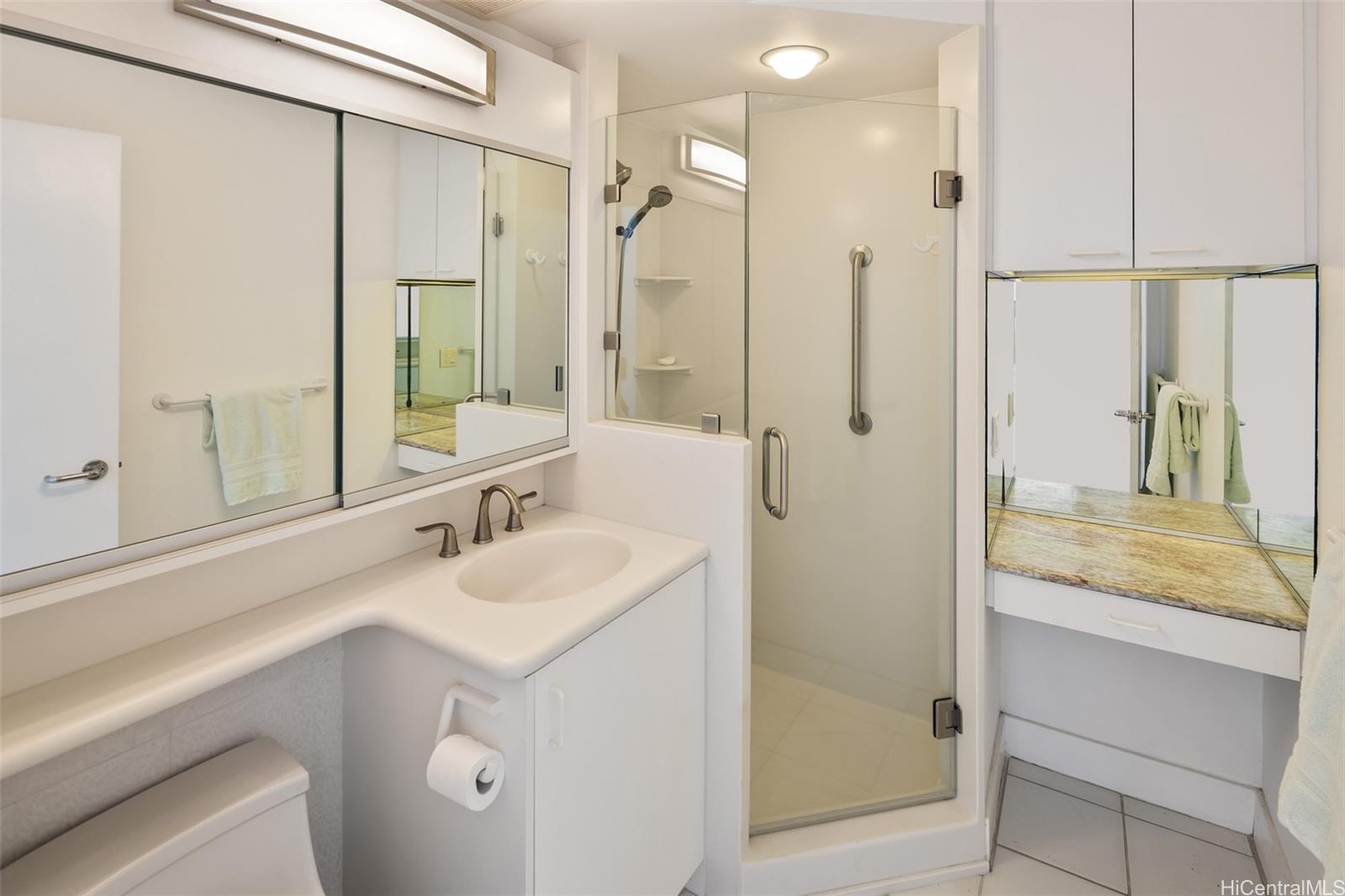 2987 Kalakaua Avenue  Unit 205