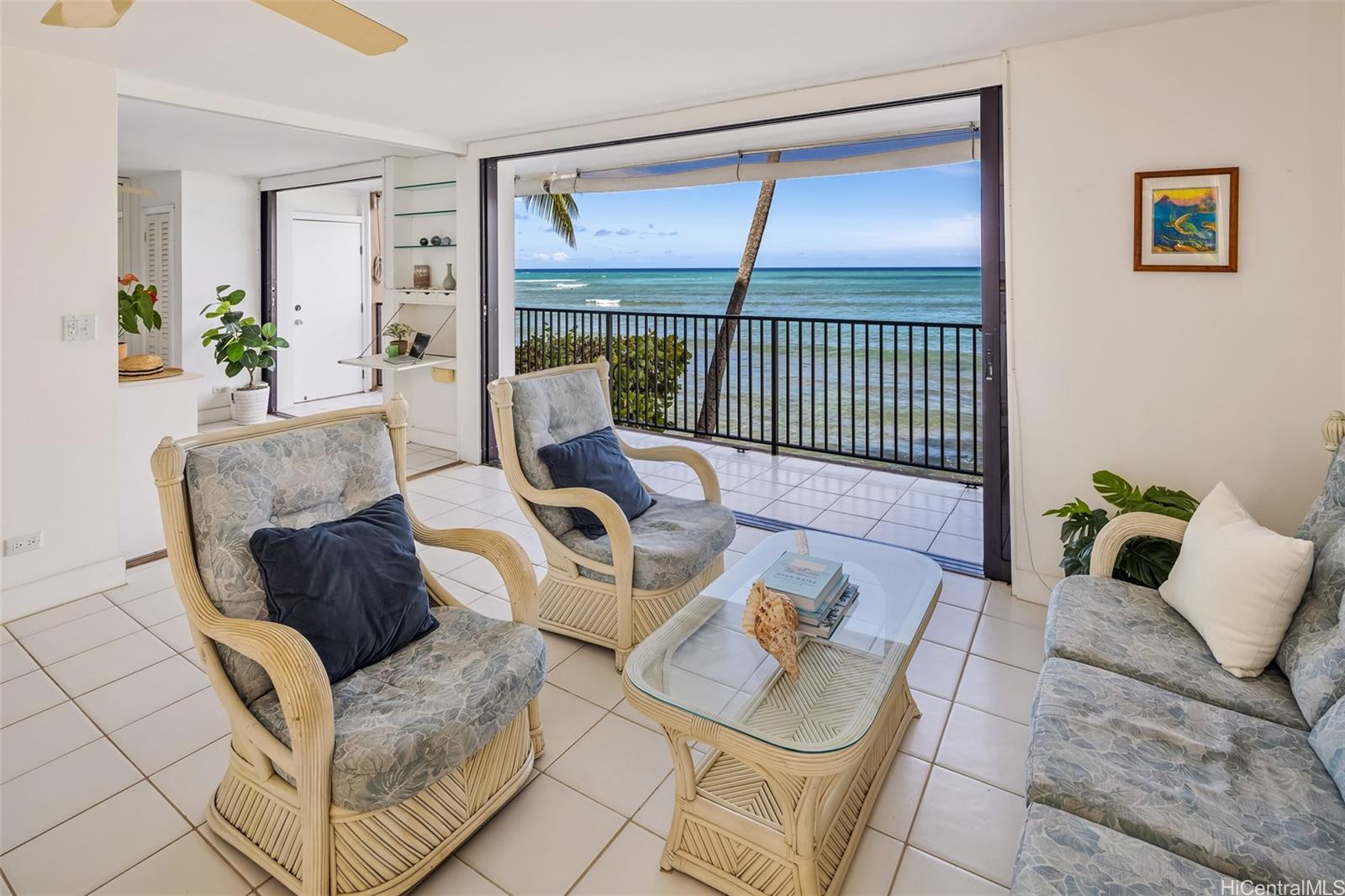 2987 Kalakaua Avenue  Unit 205