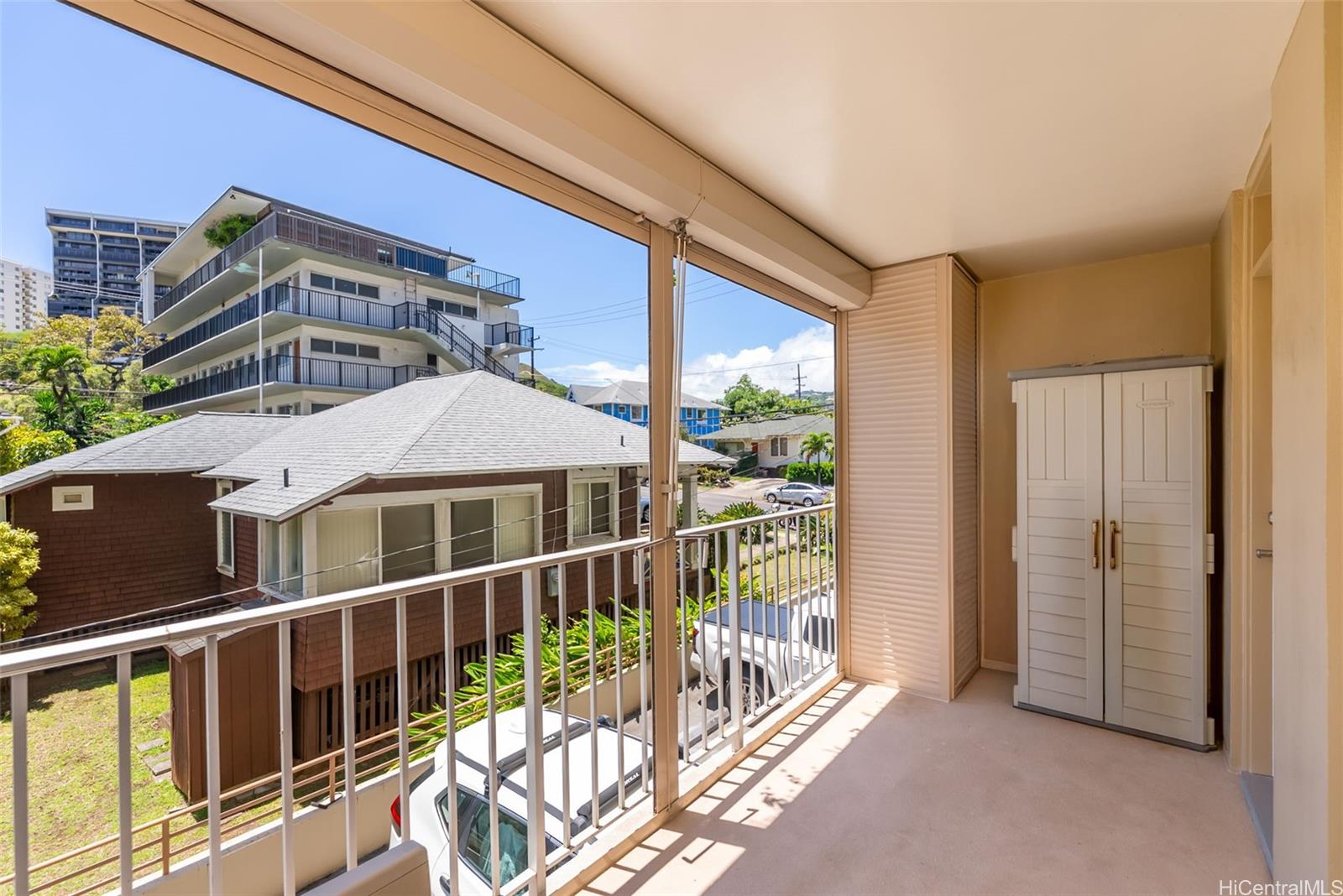 1650 Piikoi Street  Unit 203