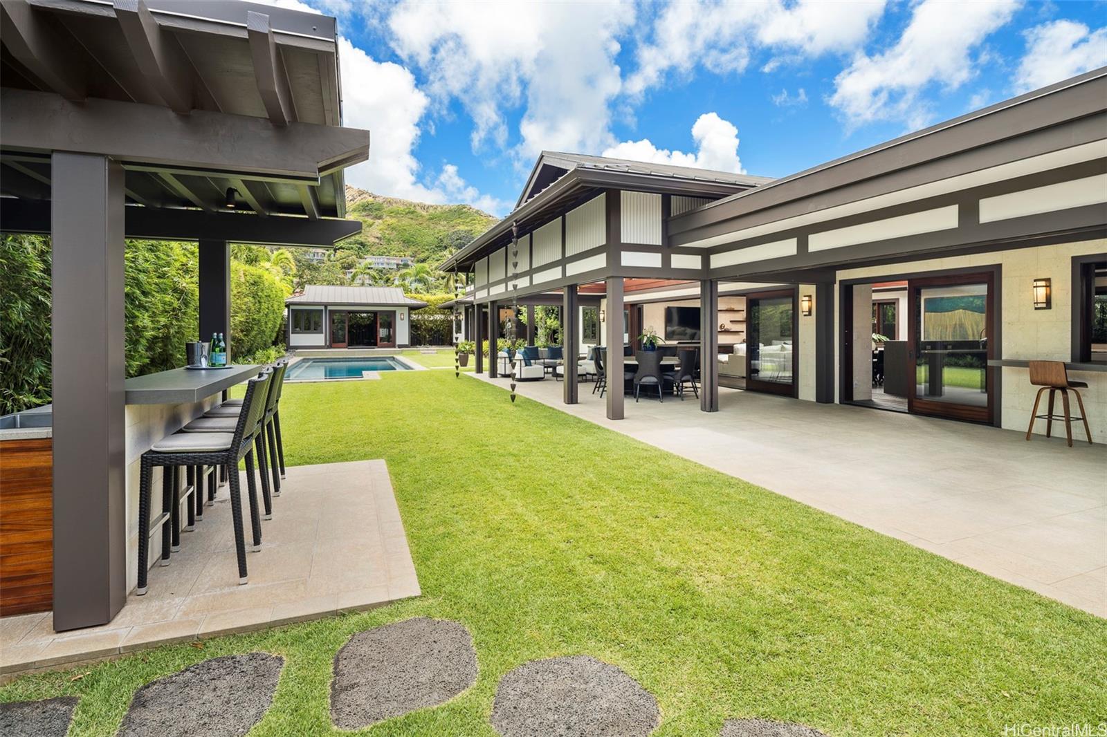 1011 Mokulua Drive