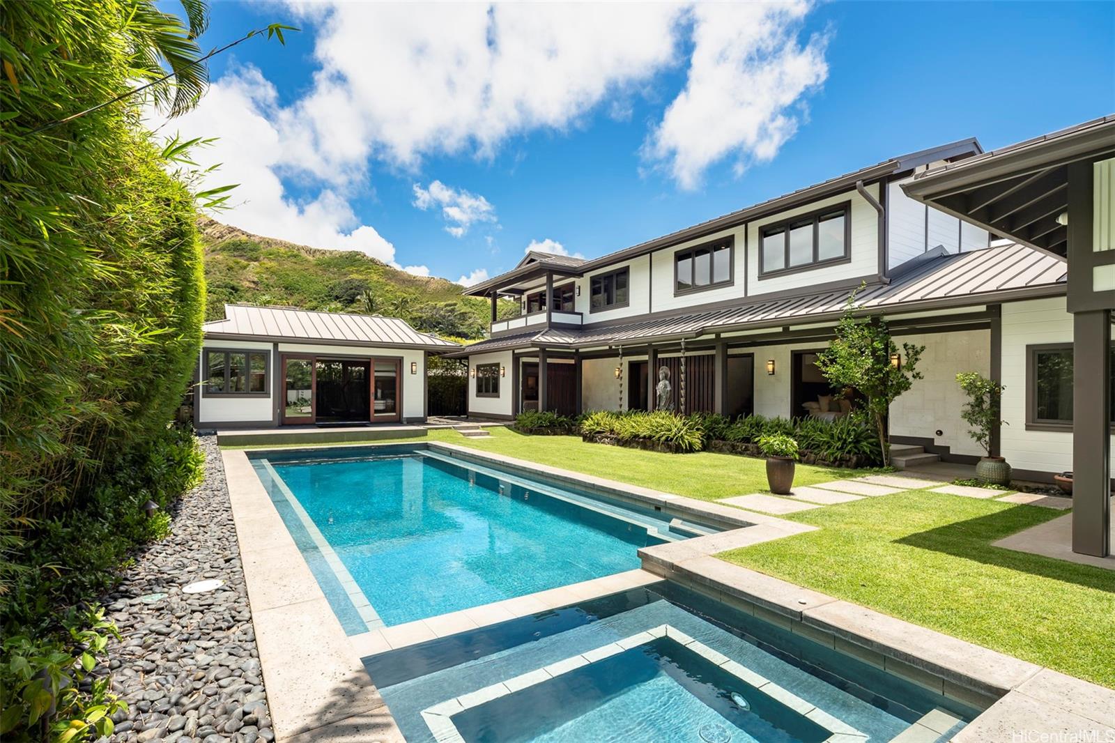 1011 Mokulua Drive