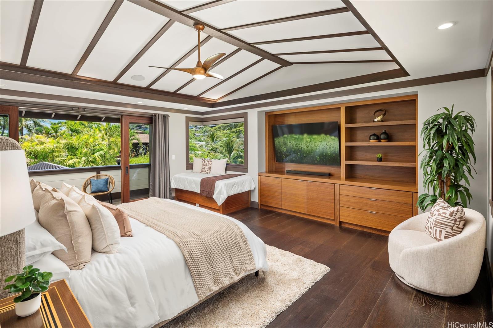 1011 Mokulua Drive