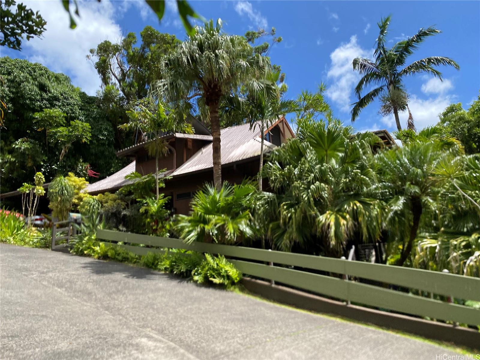 2528 Makaulii Place 2528 Makaulii Place