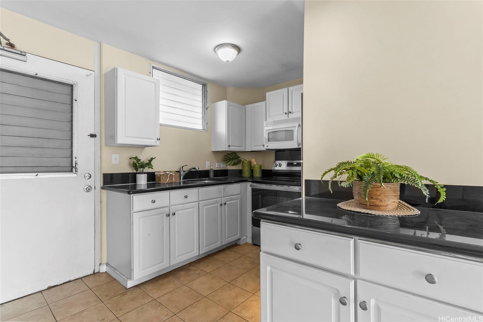 2440 Date Street  Unit 303