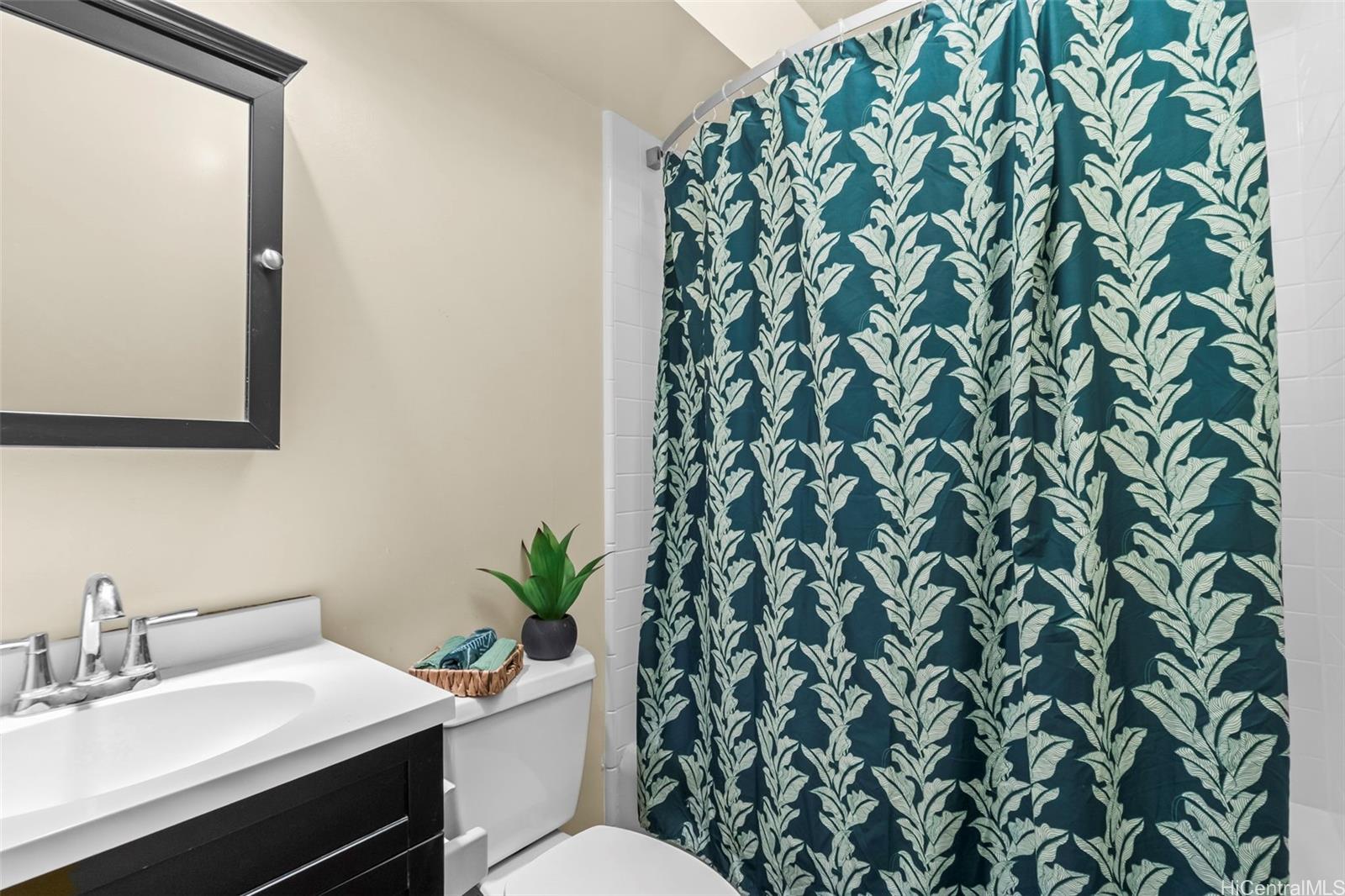 2440 Date Street  Unit 303