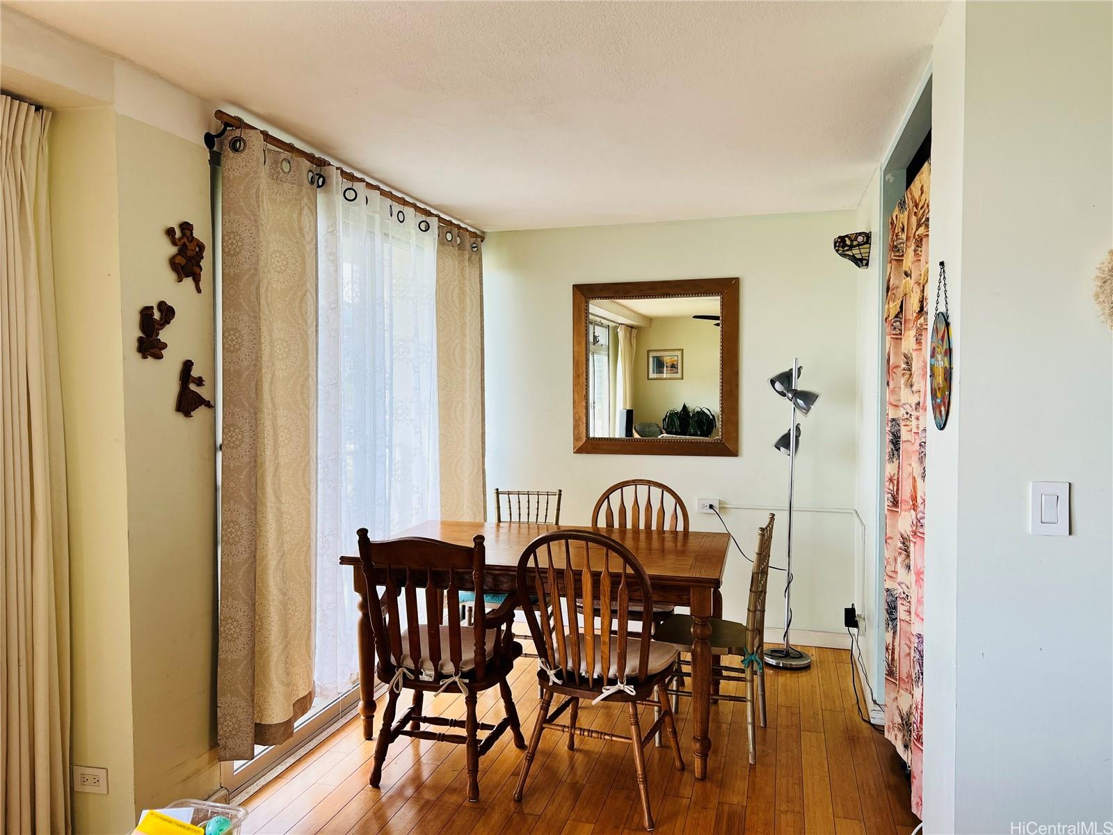 1511 Nuuanu Avenue  Unit 1228