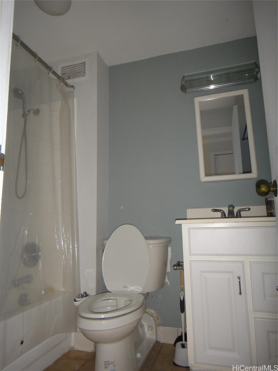 Photo 9 of 25