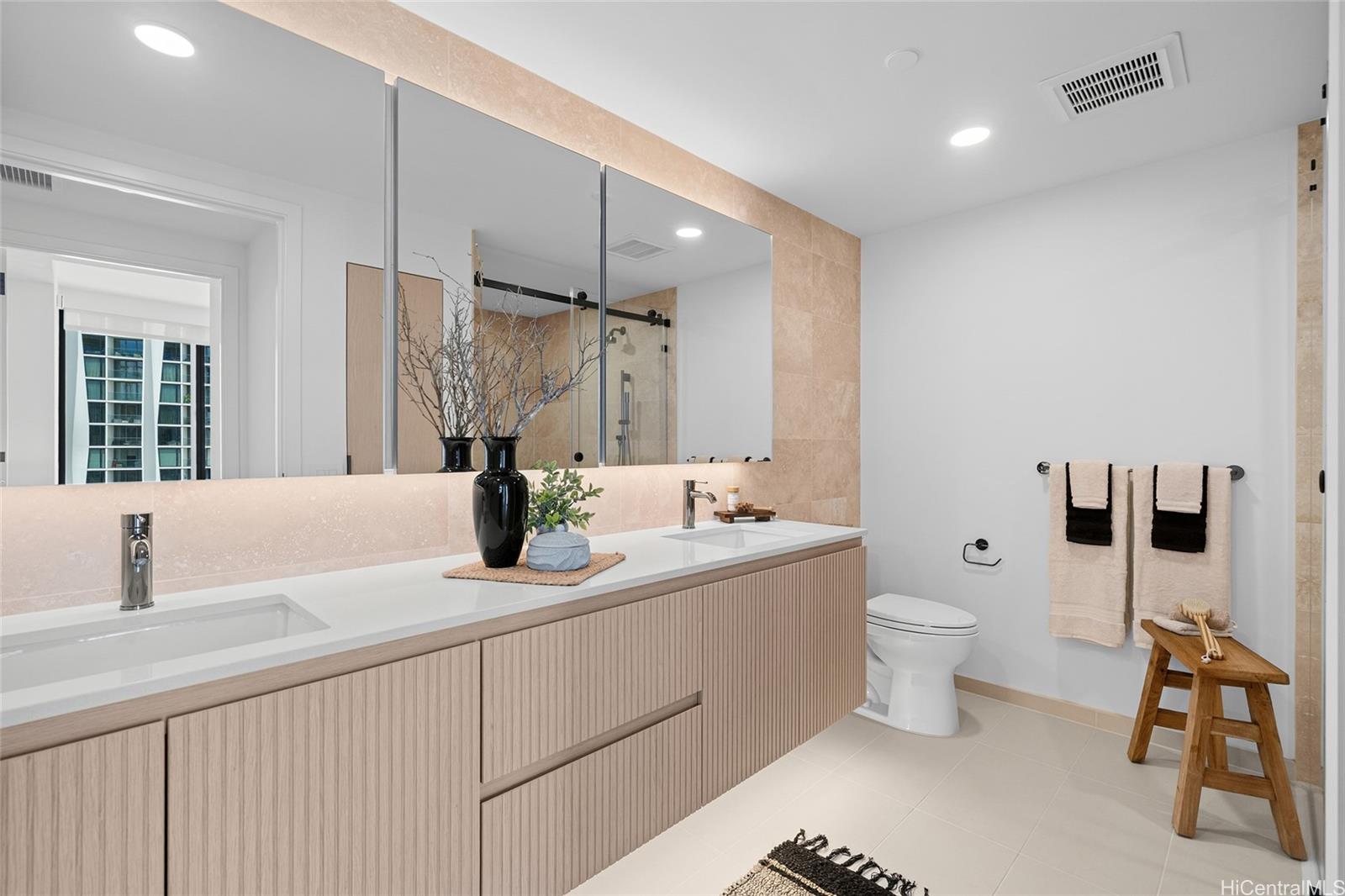 333 Ward Avenue  Unit 3406