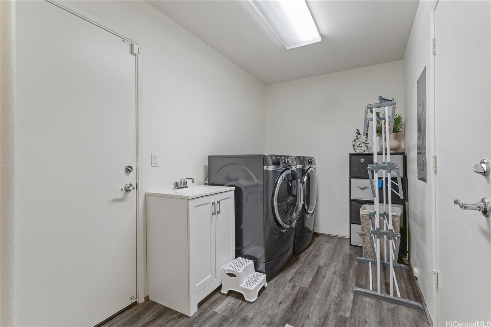 94-470 Paiwa Street  Unit 20