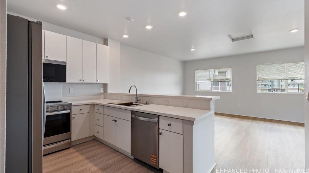 Photo 6 of 25