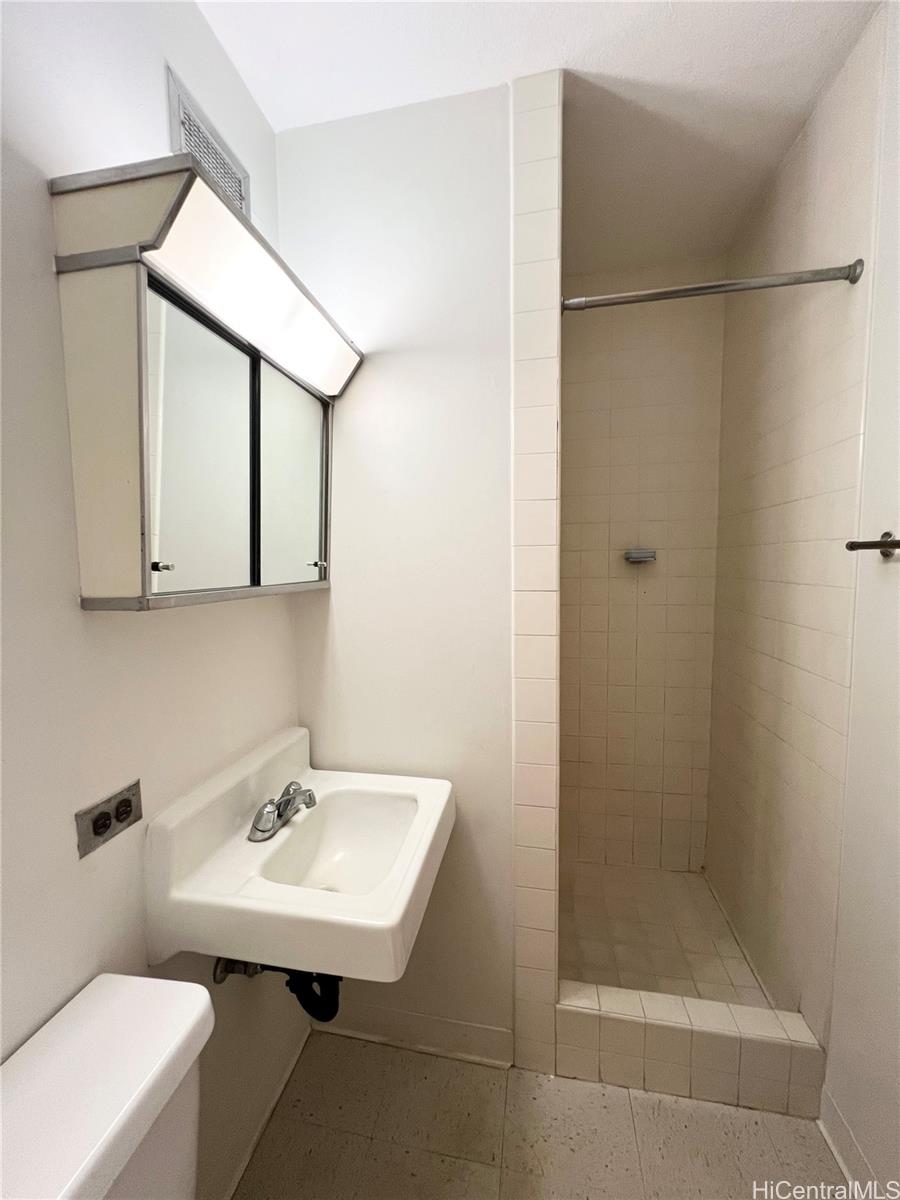 1511 Nuuanu Avenue  Unit 421