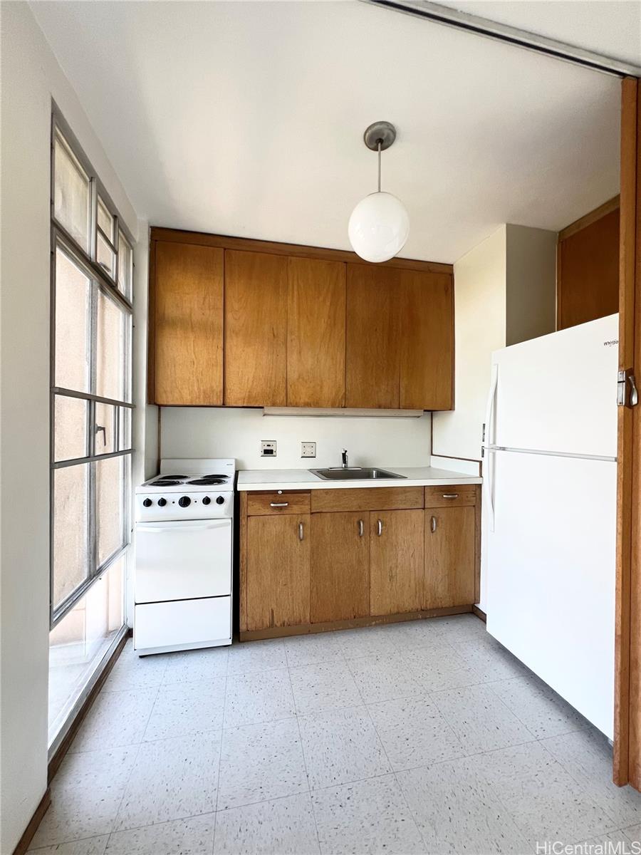 1511 Nuuanu Avenue  Unit 421