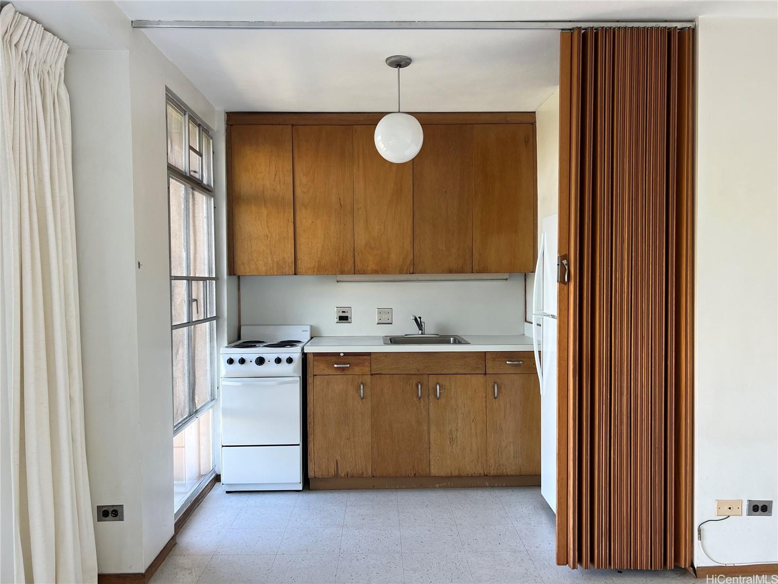 1511 Nuuanu Avenue  Unit 421