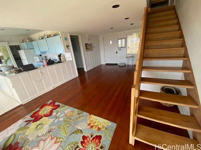 Photo 11 of 25