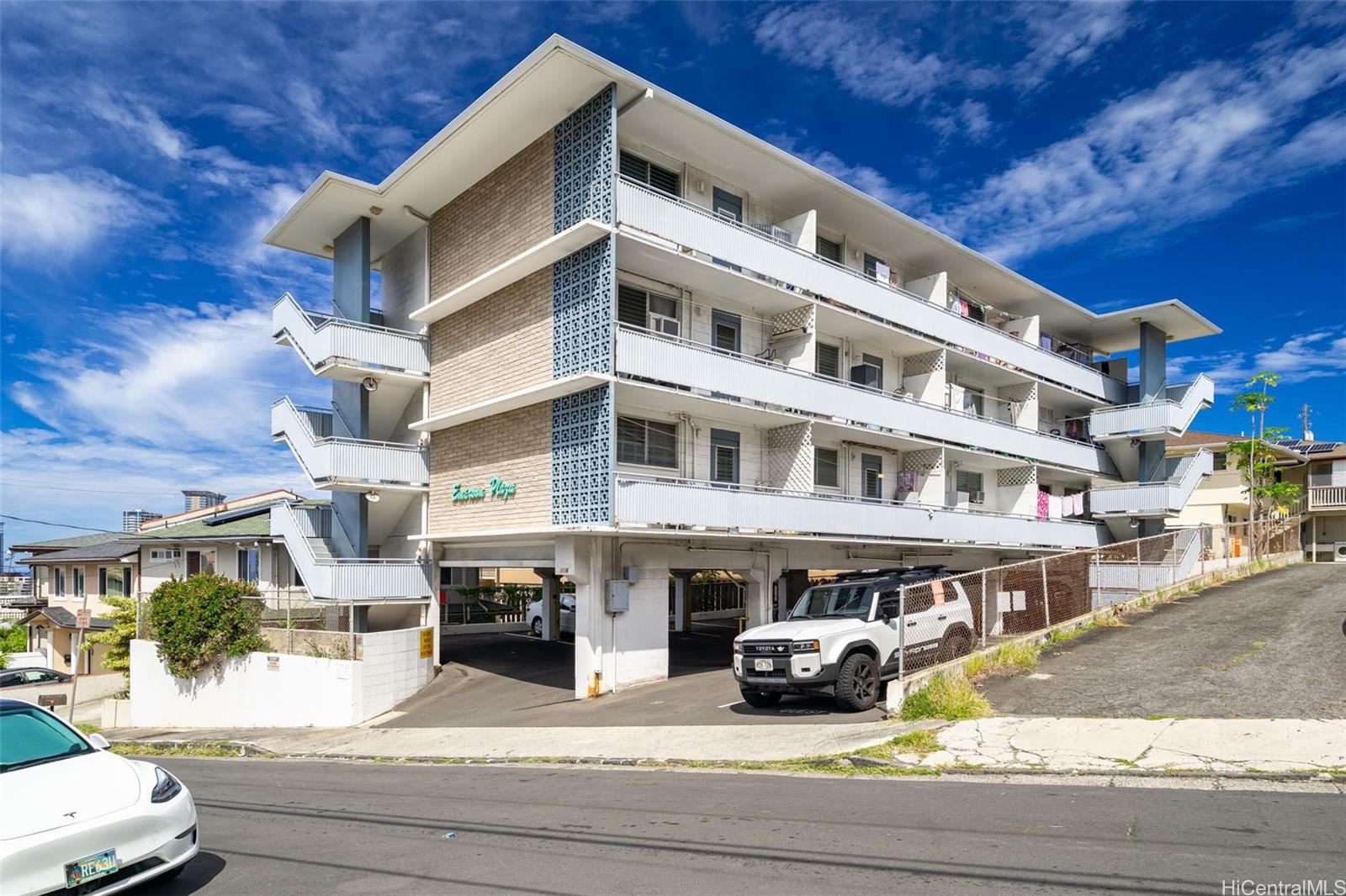 1516 Emerson Street  Unit 102