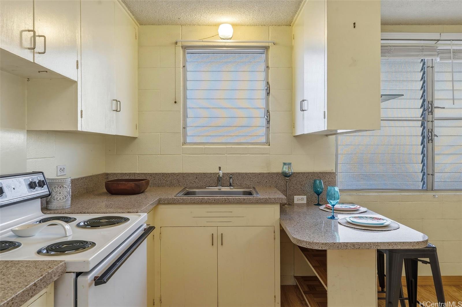 1516 Emerson Street  Unit 102