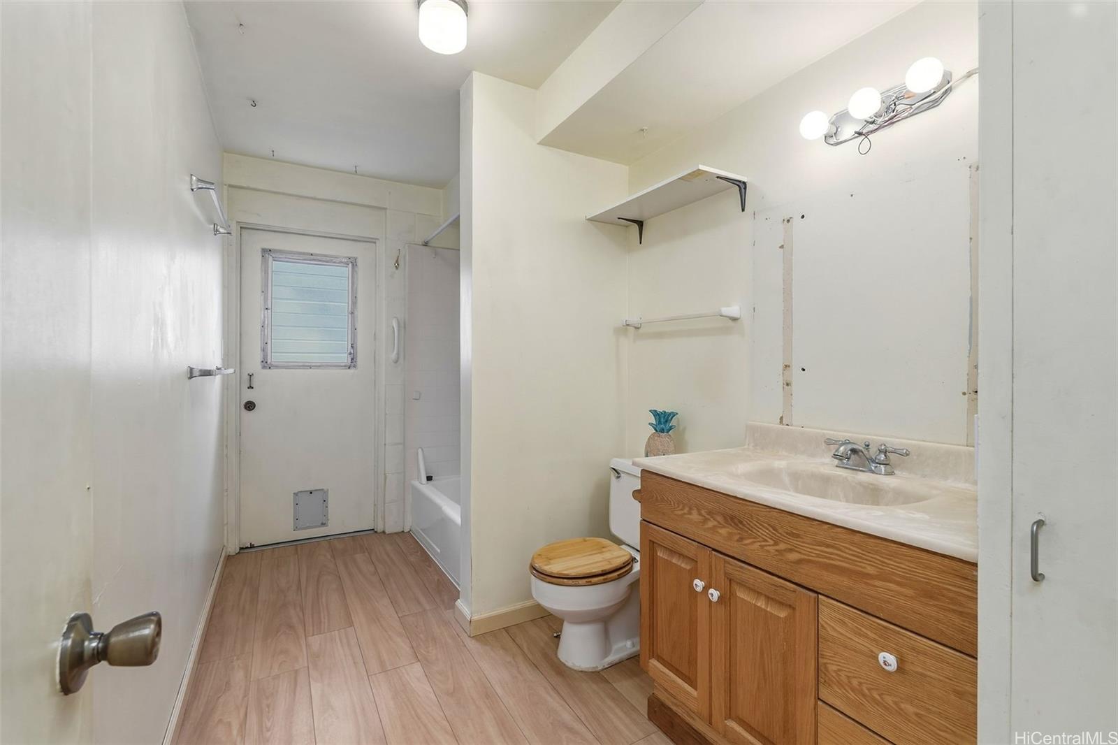1516 Emerson Street  Unit 102