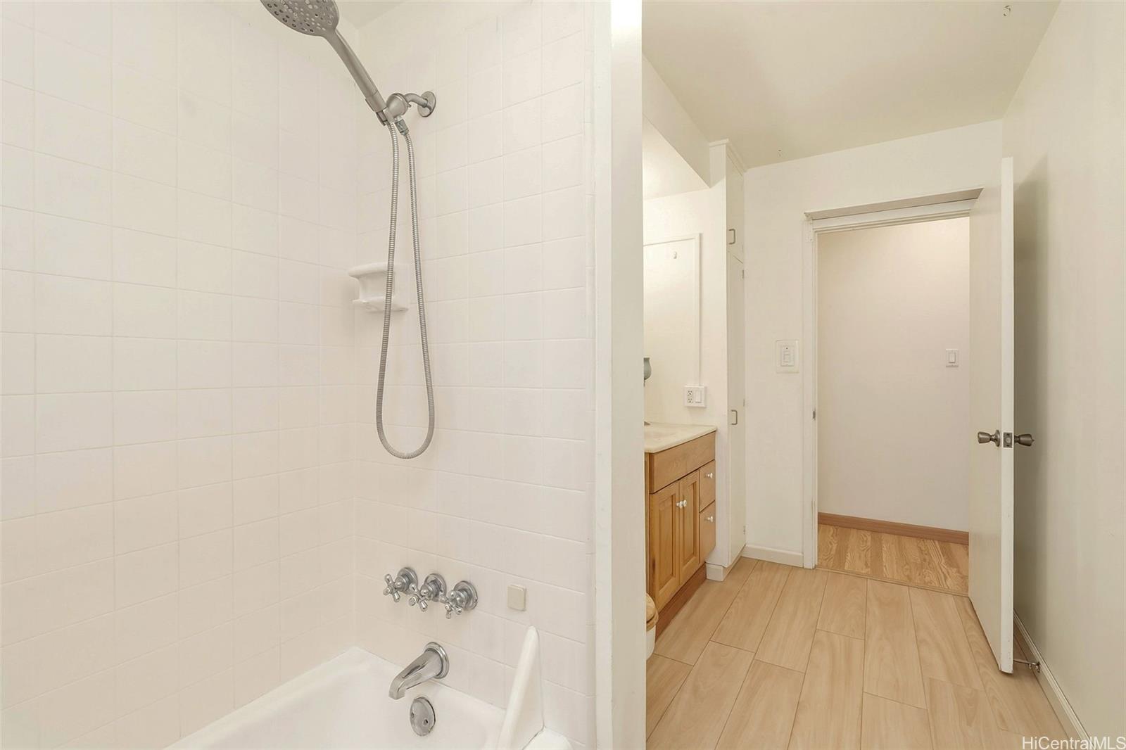 1516 Emerson Street  Unit 102