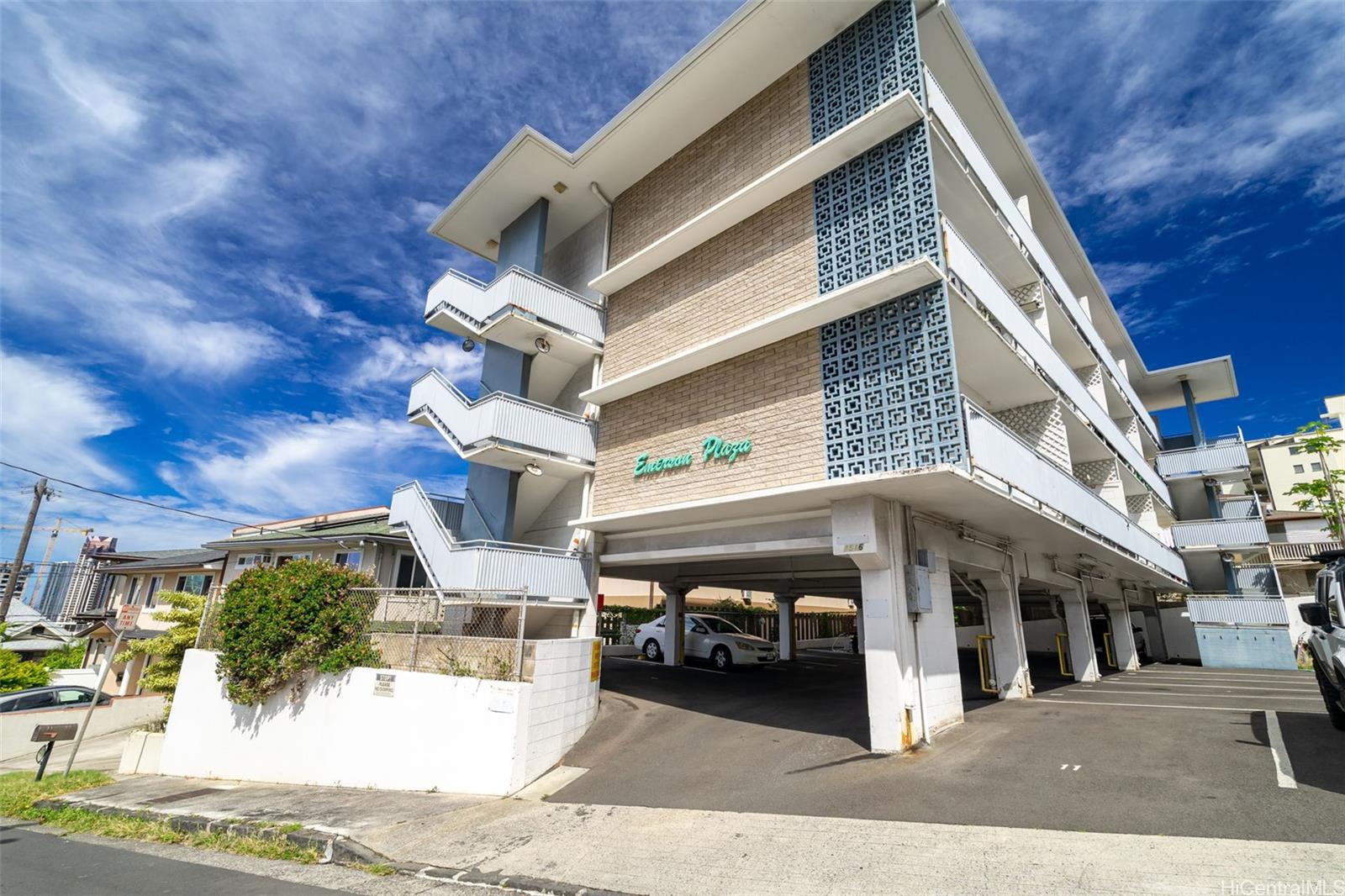 1516 Emerson Street  Unit 102