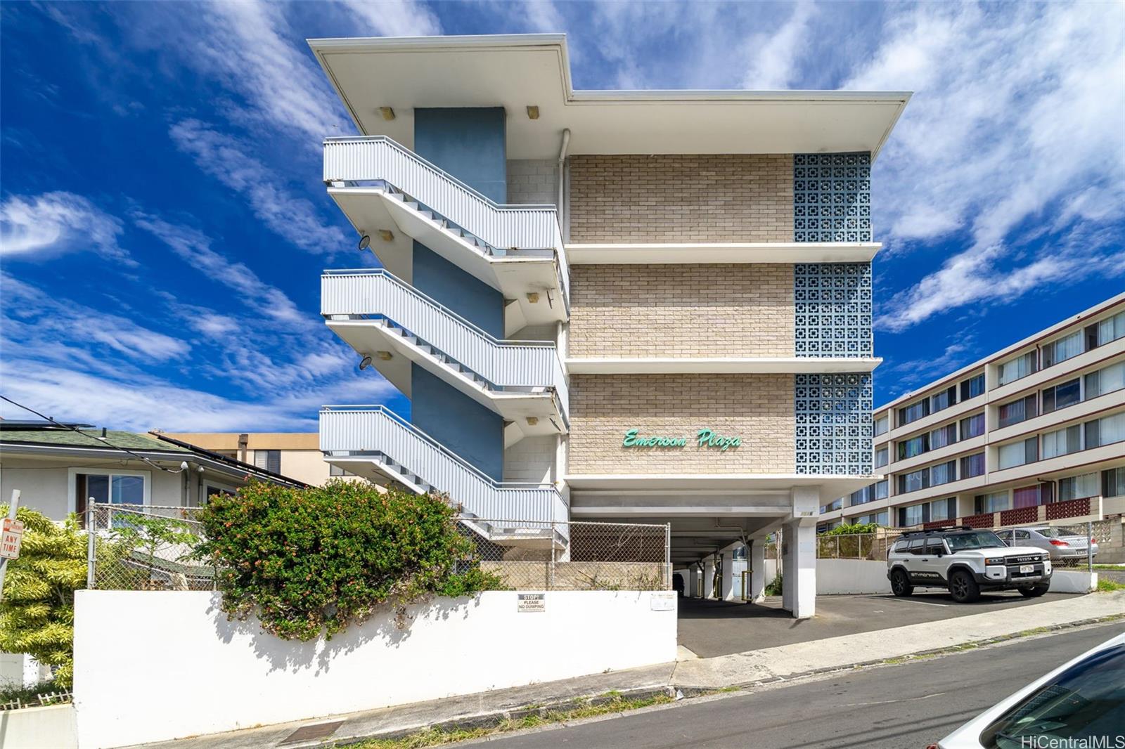 1516 Emerson Street  Unit 102