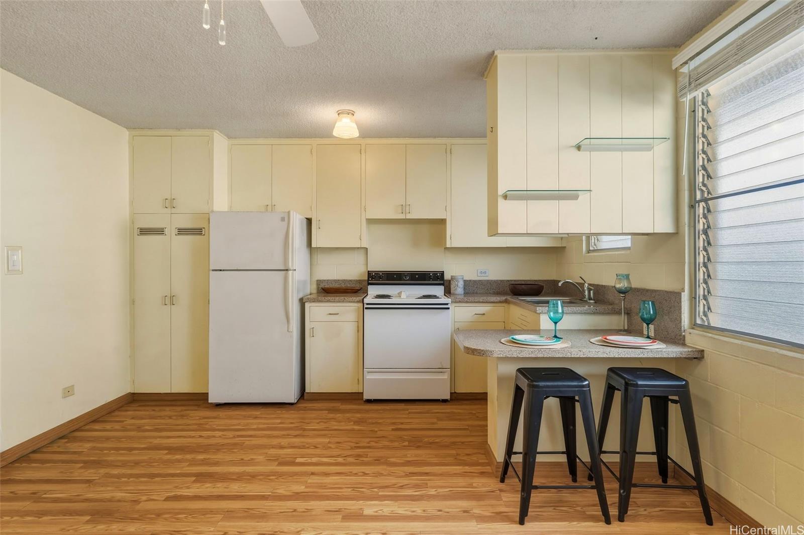 1516 Emerson Street  Unit 102