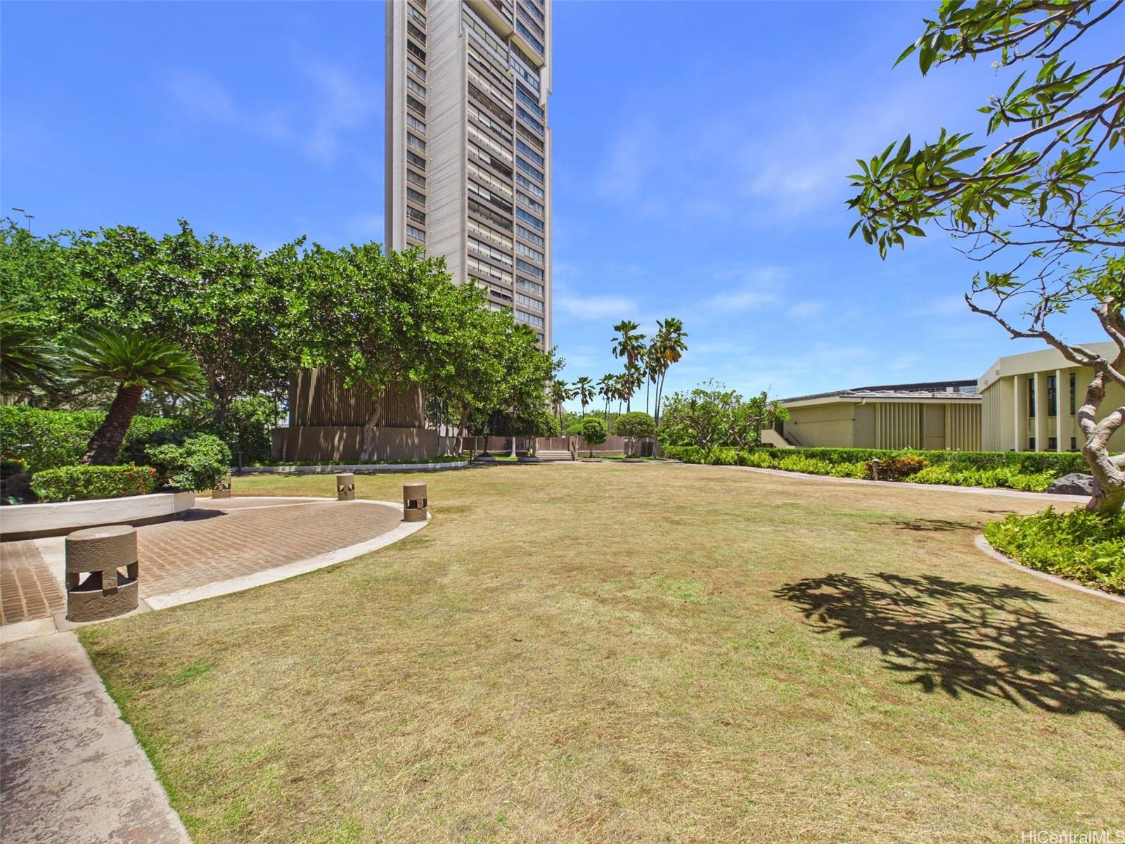 581 Kamoku Street  Unit Ewa/904