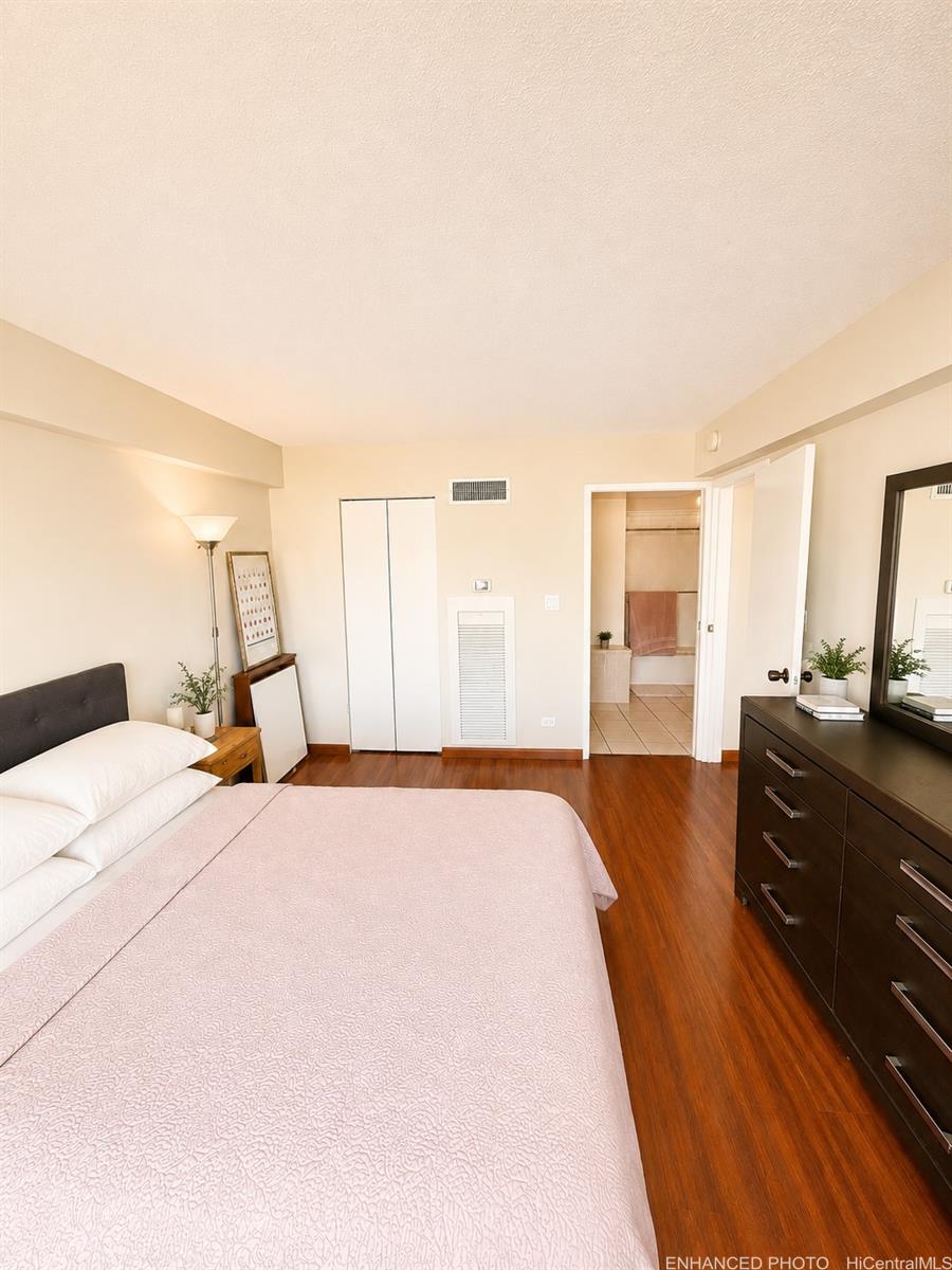 581 Kamoku Street  Unit Ewa/904