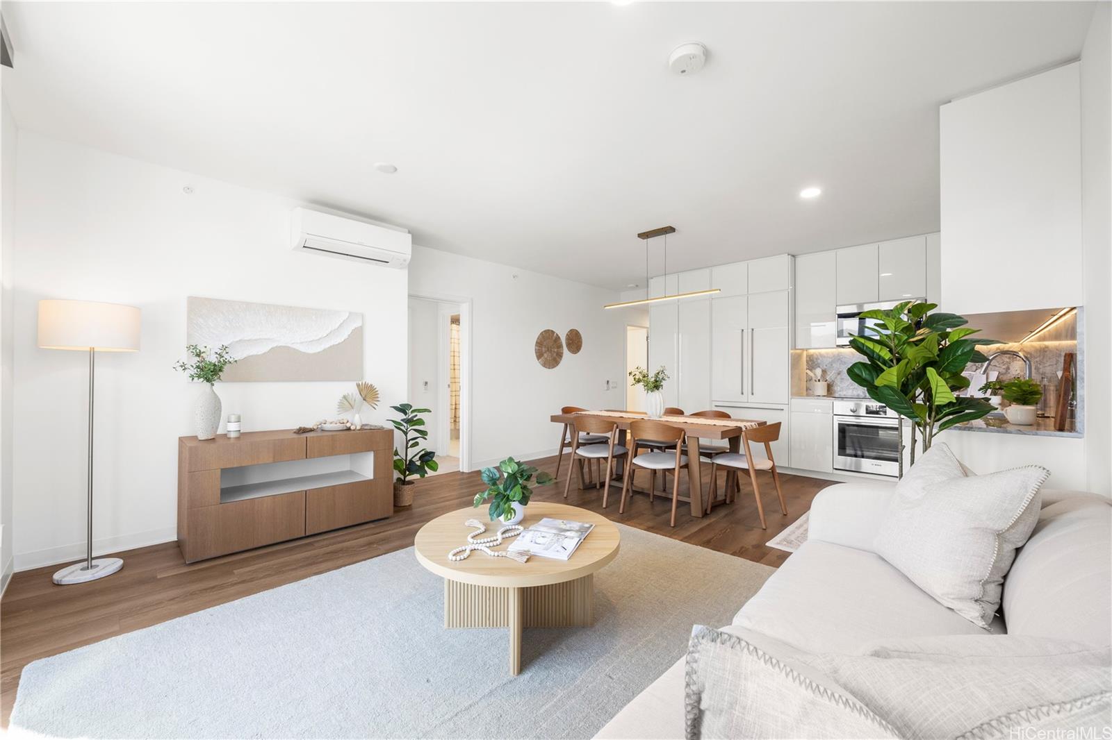 987 Queen Street 1415