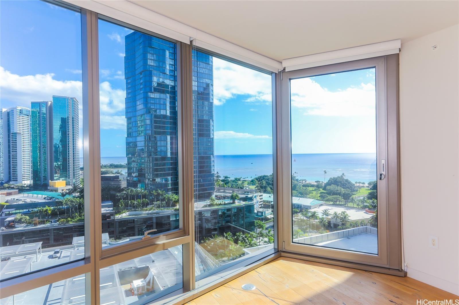 1001 Queen Street 1604