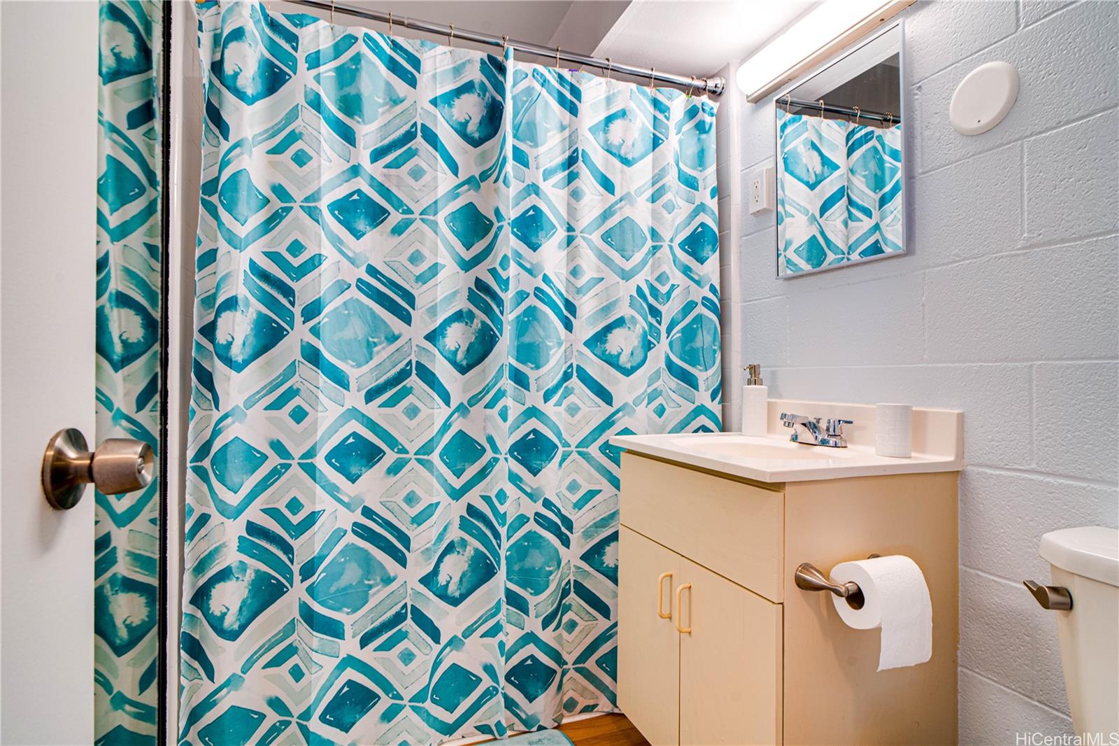 509 University Avenue  Unit 908