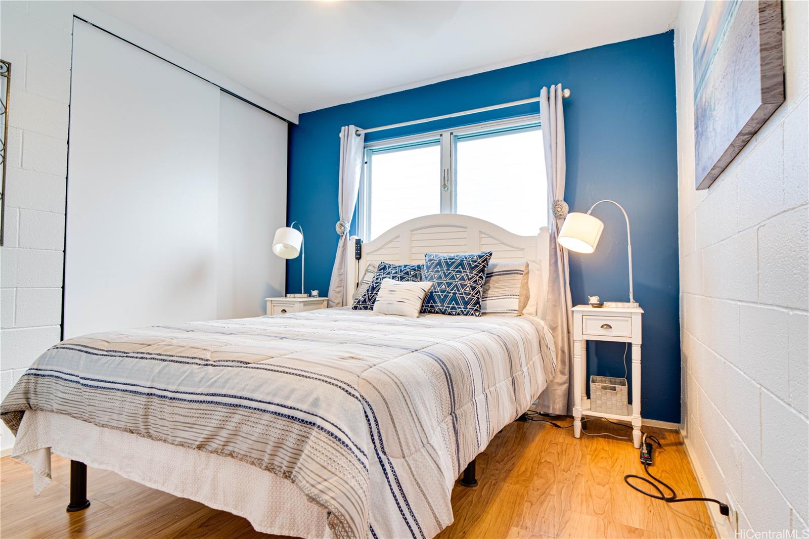 509 University Avenue  Unit 908