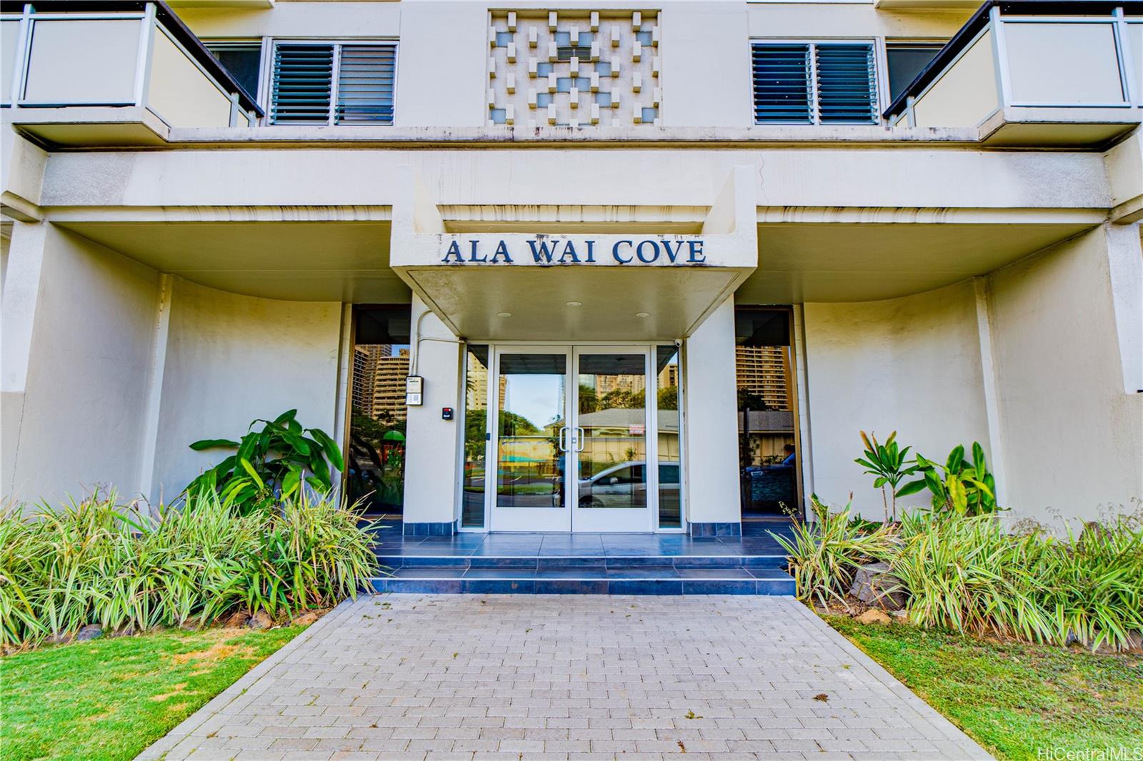 509 University Avenue  Unit 908