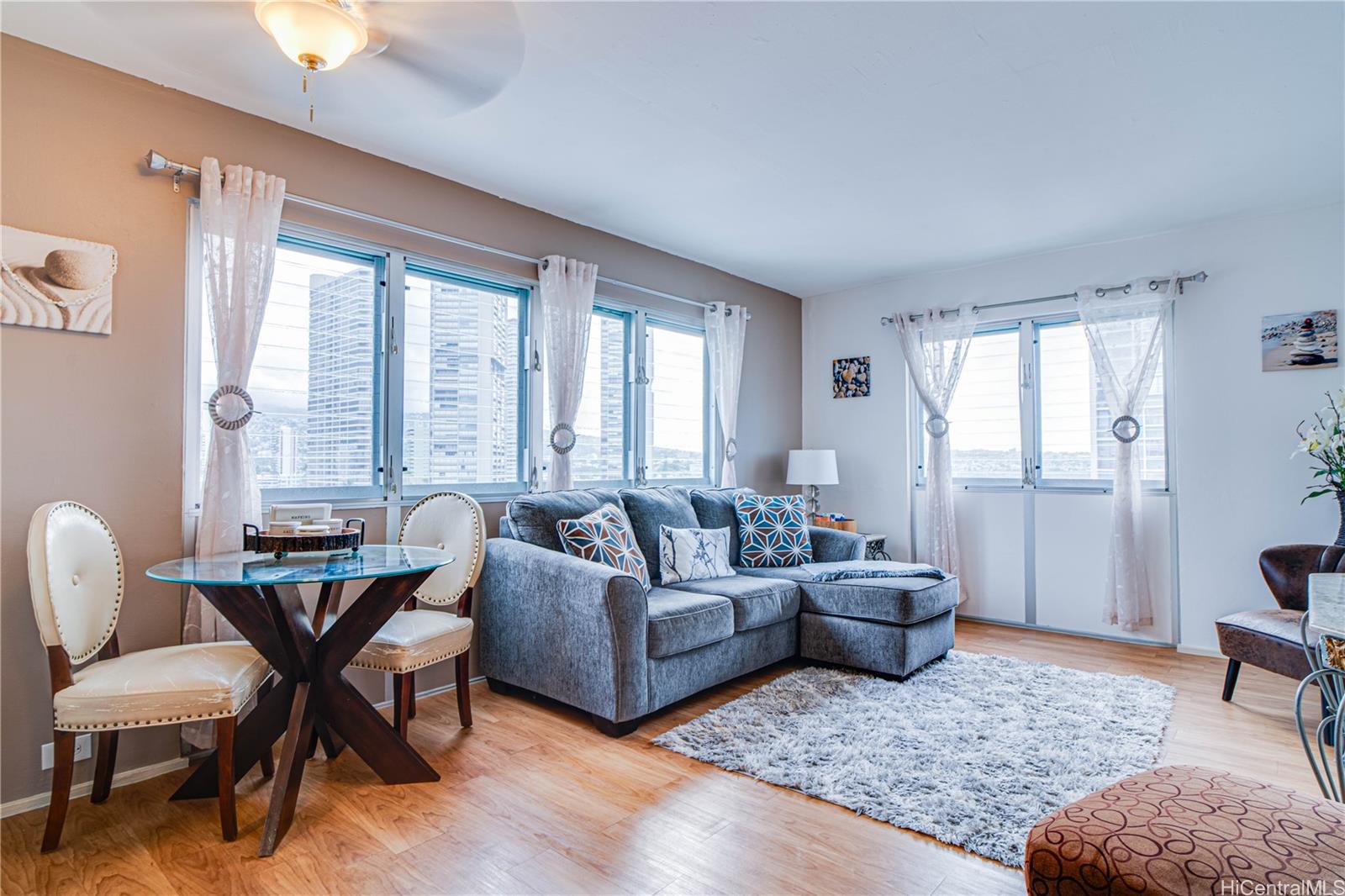 509 University Avenue  Unit 908