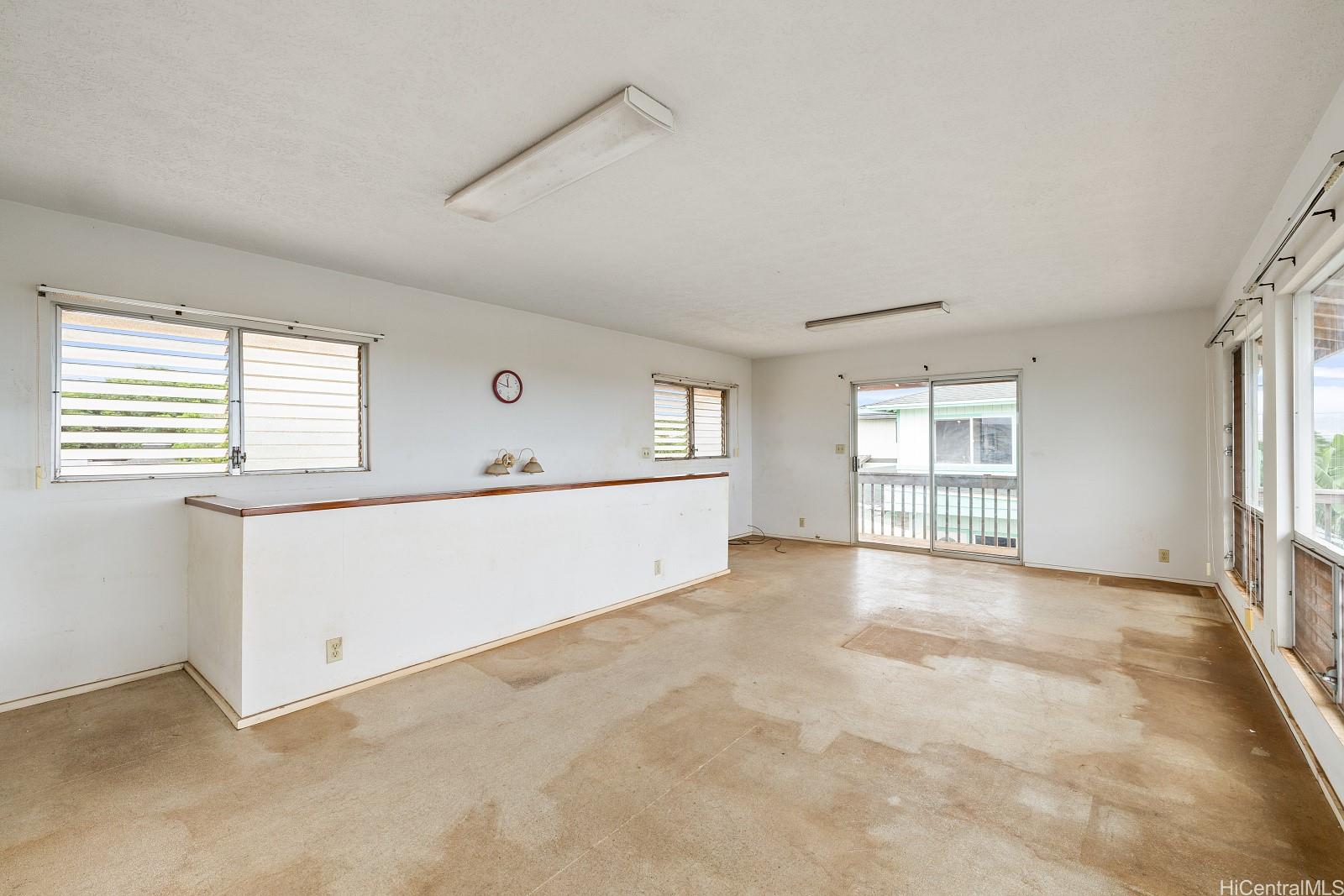 Photo 16 of 25