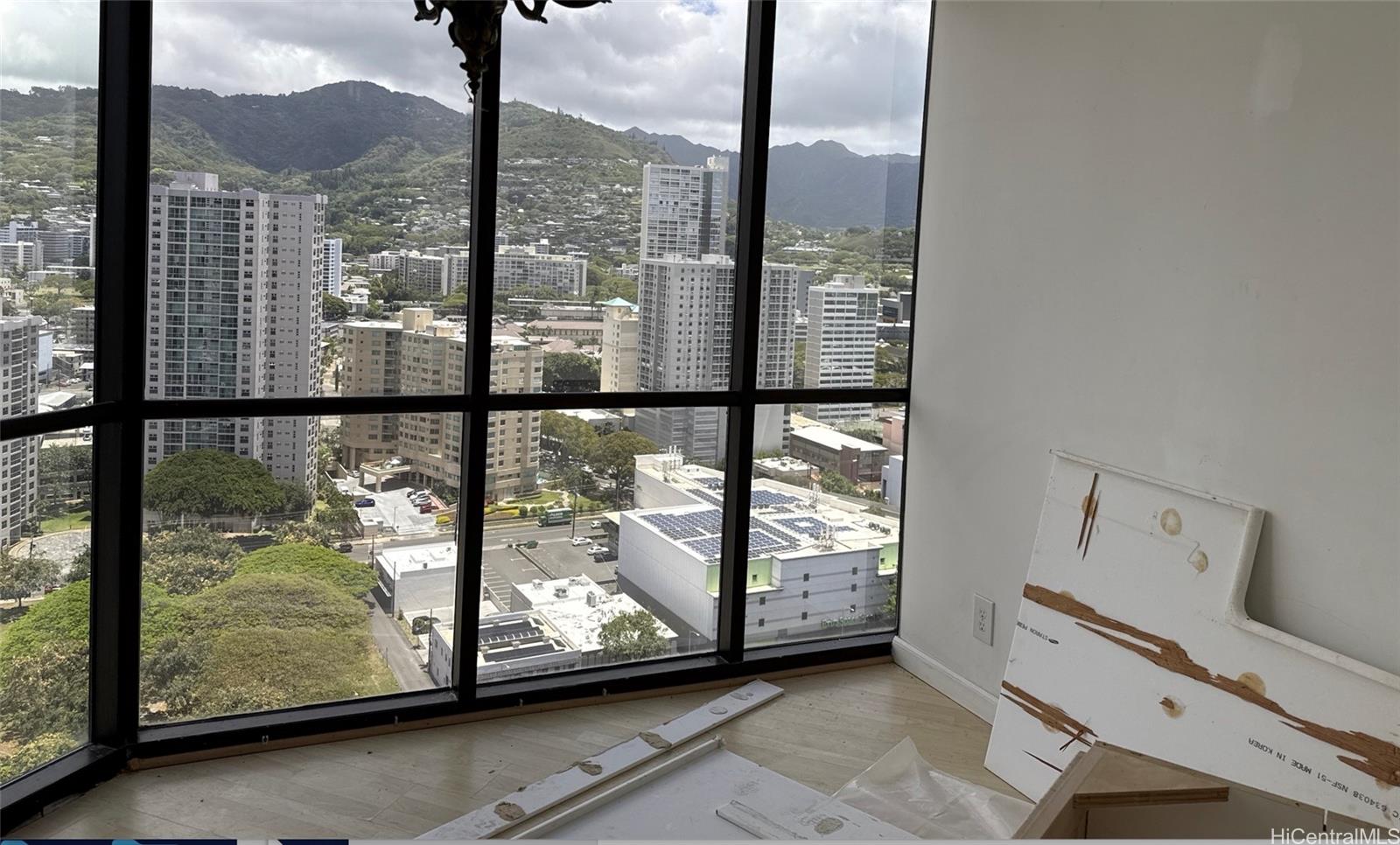 930 Kaheka Street  Unit 3004