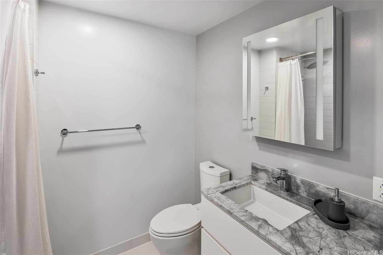987 Queen Street  Unit 525