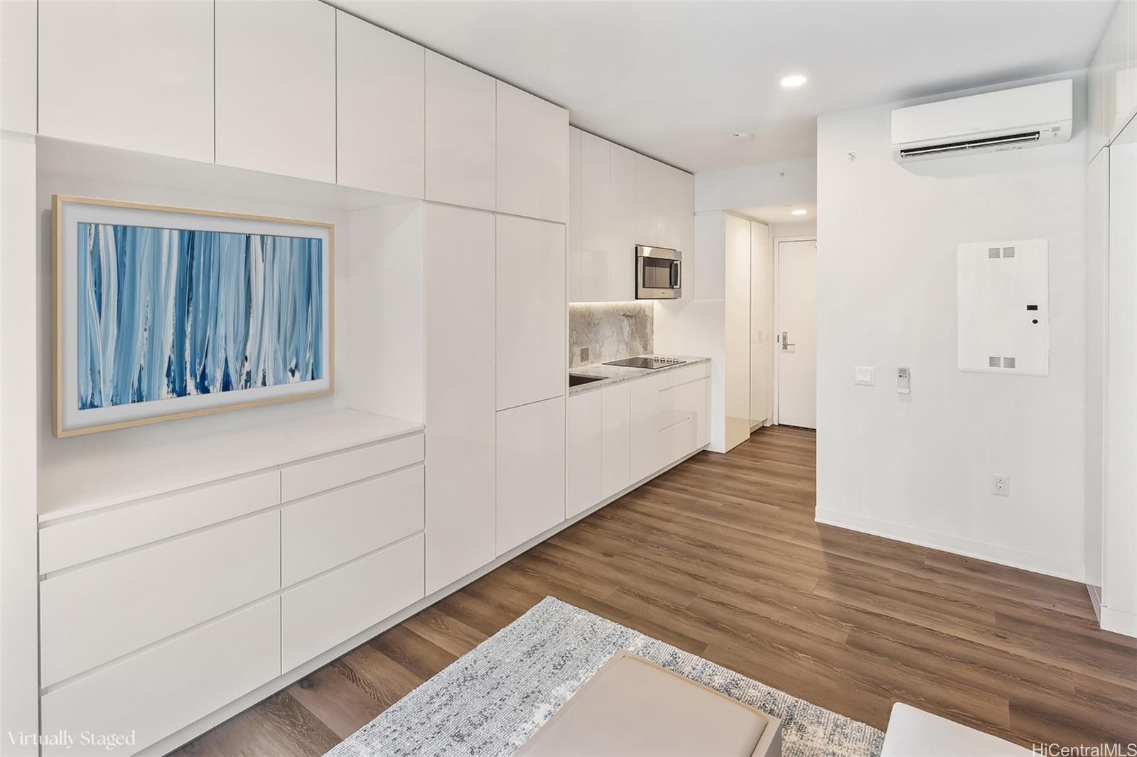 987 Queen Street  Unit 525