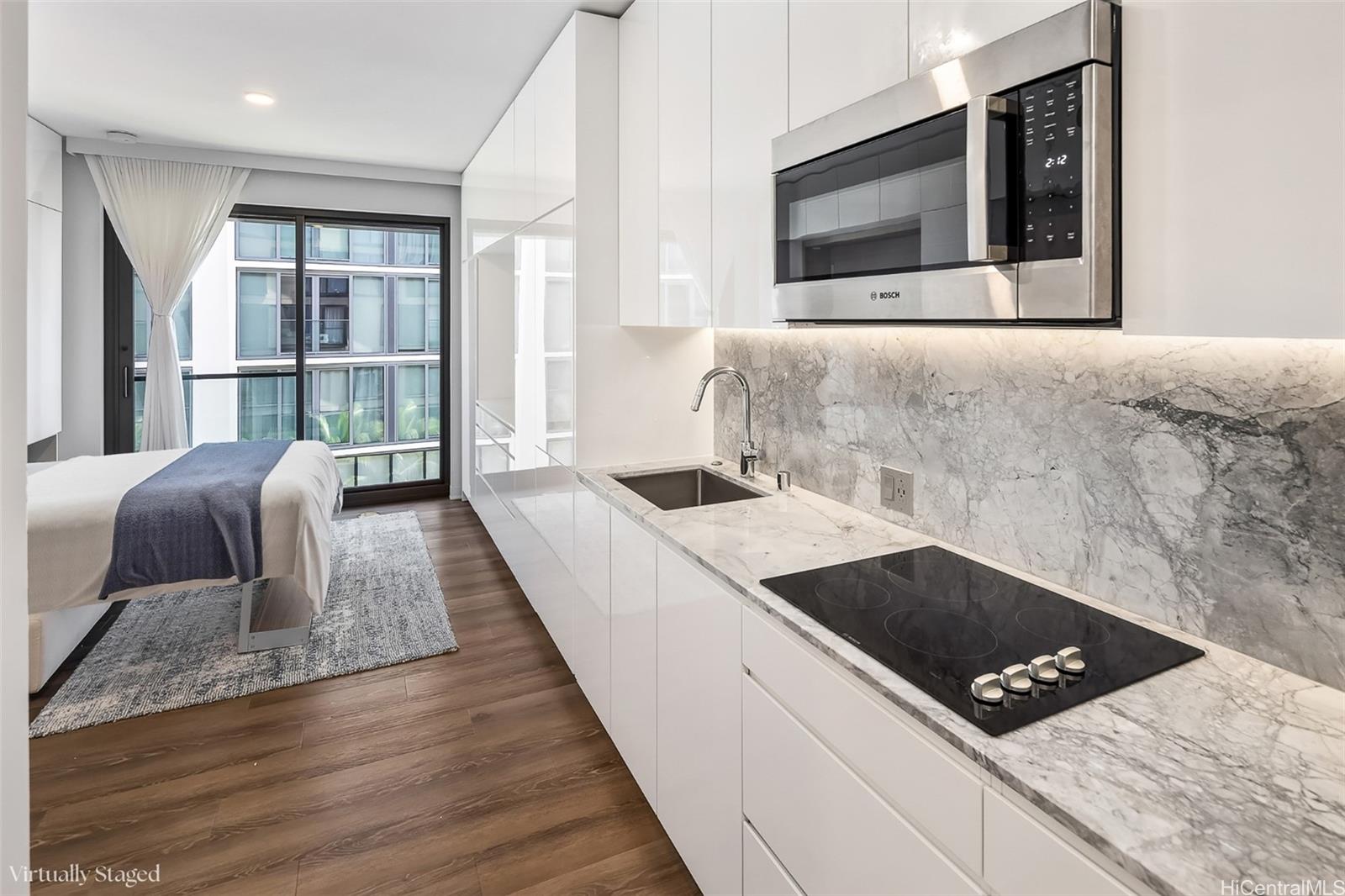 987 Queen Street  Unit 525