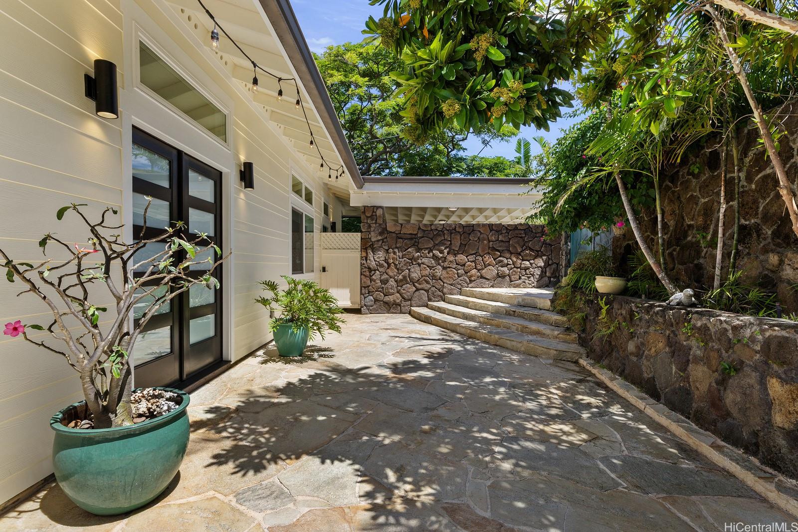 344 Lama Place