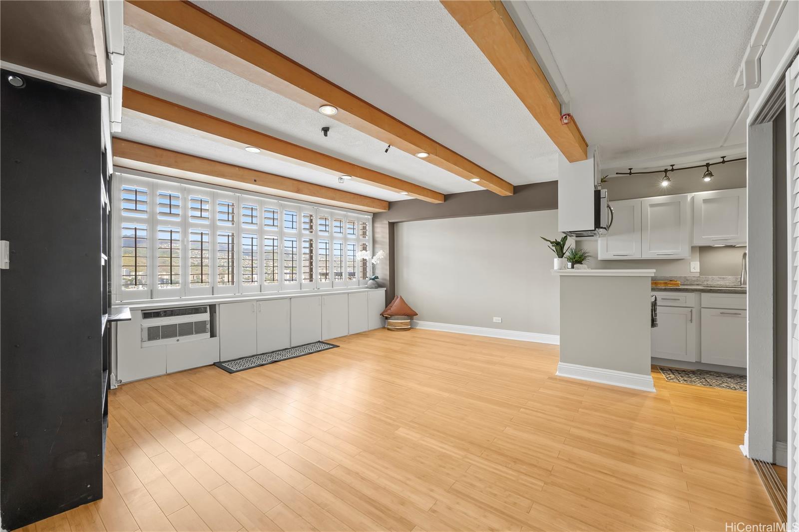 2333 Kapiolani Boulevard  Unit 3106