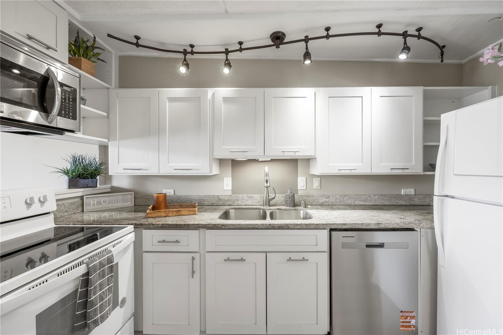 2333 Kapiolani Boulevard  Unit 3106