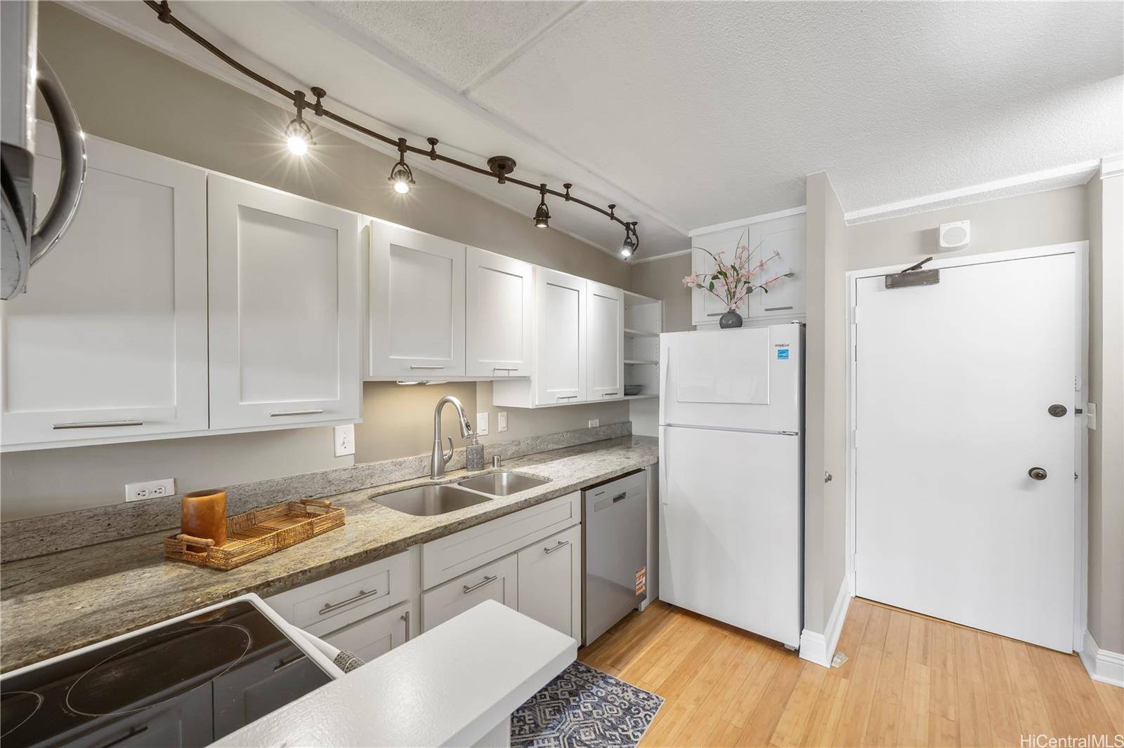 2333 Kapiolani Boulevard  Unit 3106